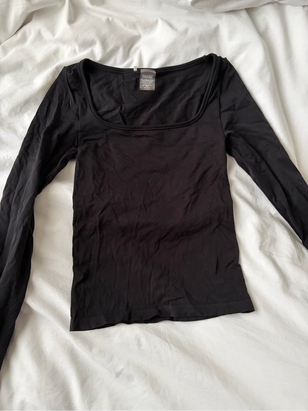 Aritzia sinchseamless long sleeve